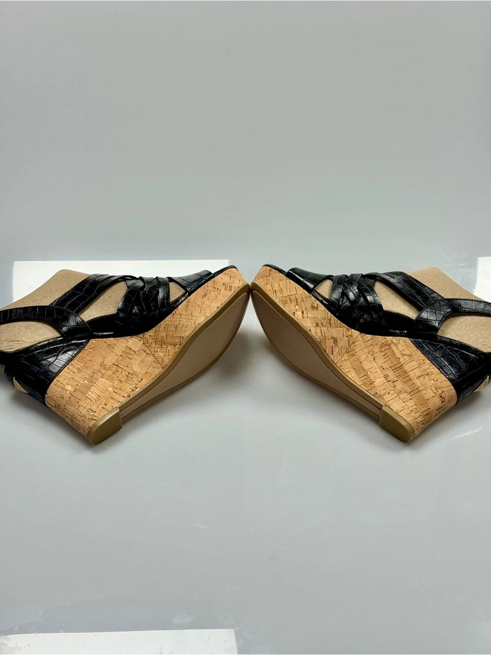 GUESS Black Croc Embossed Strappy Cork Platform Wedge Sandals 9.5M NWOT